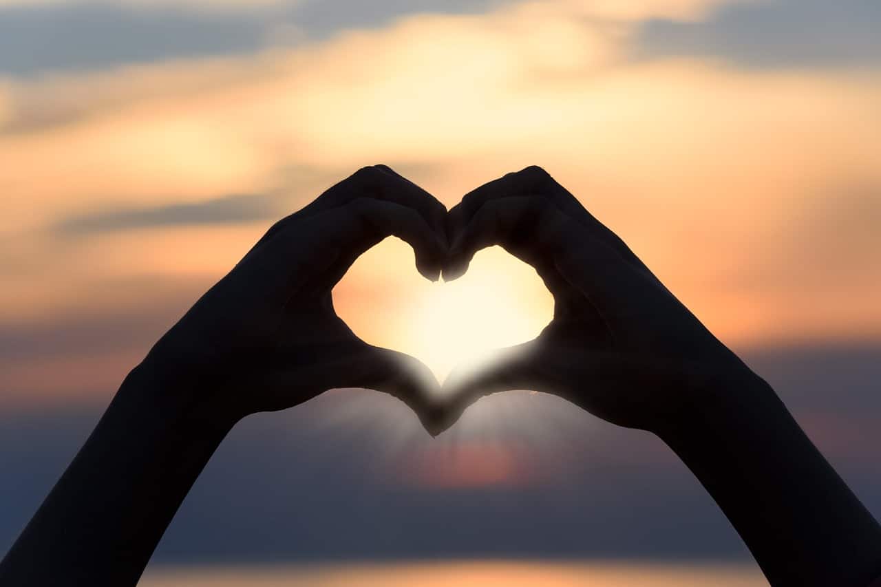 11 Signs Hes Not In Love — Youre Just Convenient